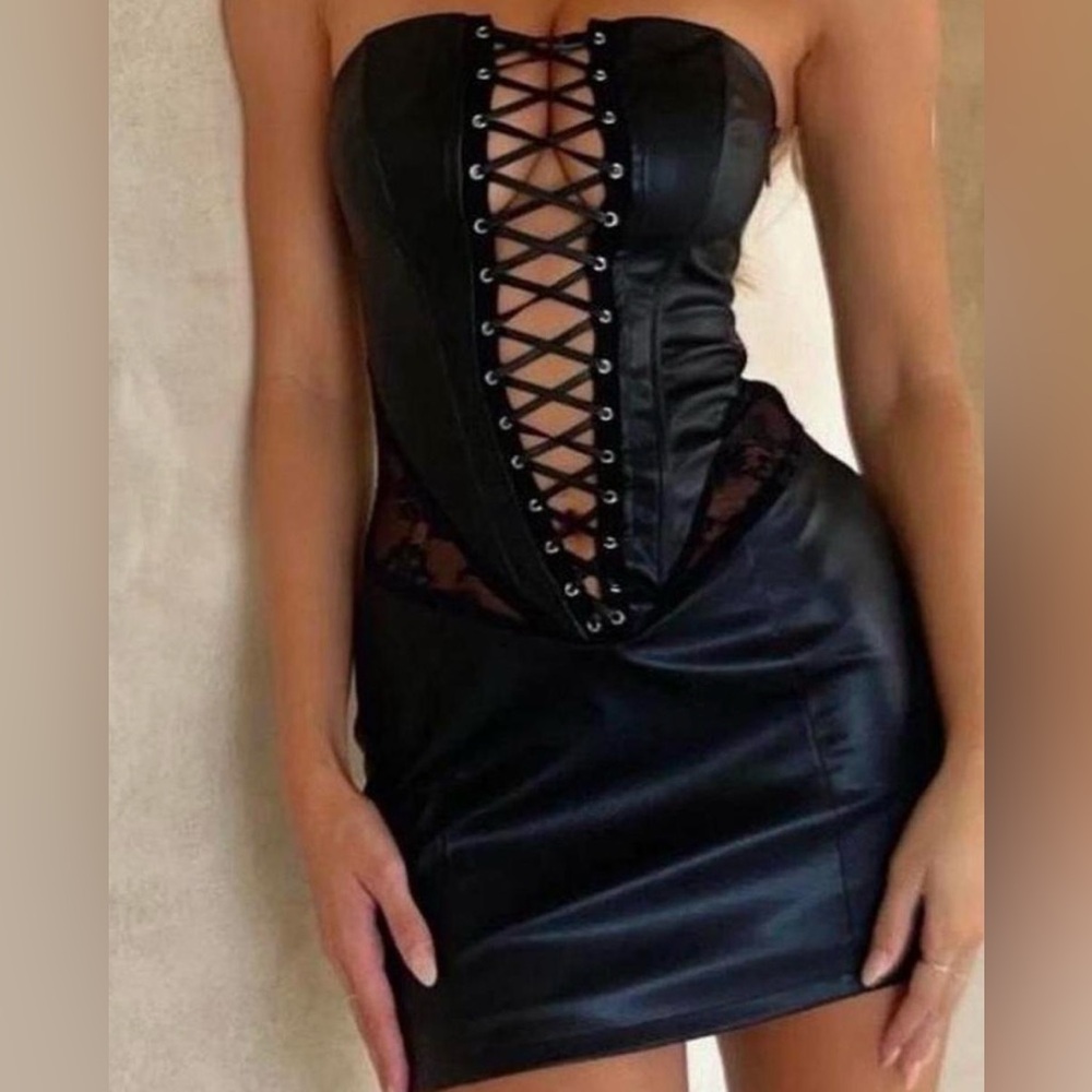 Outcast Chic Black Strapless Lace-Up Dress